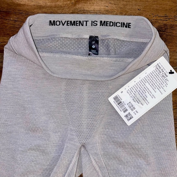 Mens S, Lululemon European Exclusive, Keep the Heat Thermal Tight 27” MSRP $128 - Picture 3 of 8